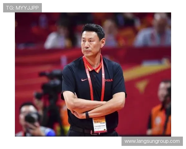 中国男篮逆袭战胜澳大利亚晋级奥运会，李楠带领队伍完成历史性突破