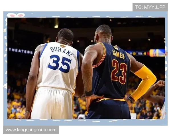 勇士队与詹姆斯携手挑战新赛季 前景分析与关键球员动向解析